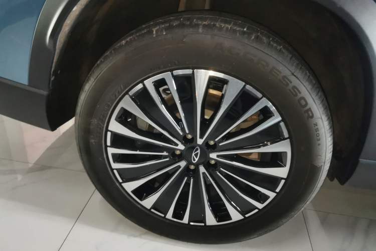 Used Chery Tiggo 8 PLUS C-DM 2025 1.5T 116 km Prestige Version 5 Seats Right Rear Wheel Hub