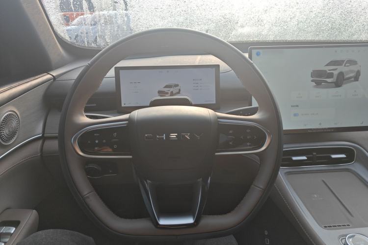 Used Chery Tiggo 8 PLUS C-DM 2025 1.5T 116 km Prestige Version 5 Seats Steering Wheel