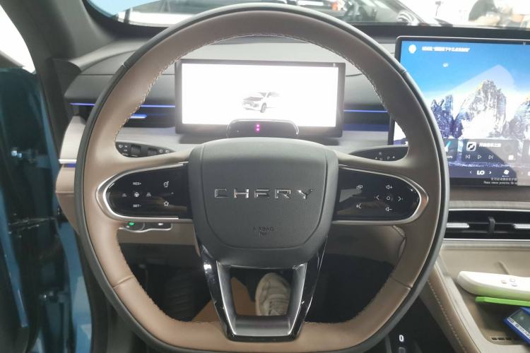 Used Chery Tiggo 8 PLUS C-DM 2025 1.5T 116 km Prestige Version 5 Seats Steering Wheel