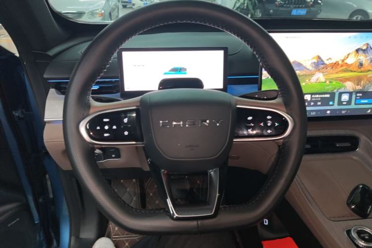 Used Chery Tiggo 8 PLUS C-DM 2025 1.5T 116 km Prestige Version 5 Seats Steering Wheel