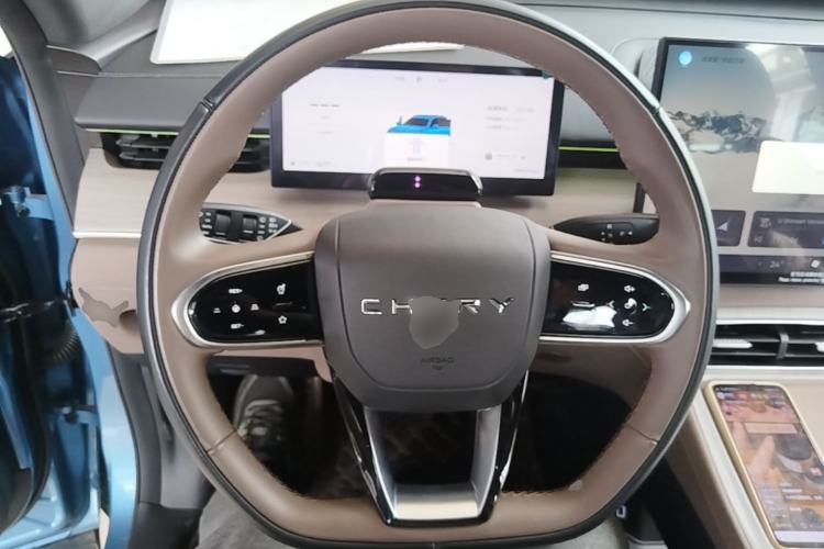 Used Chery Tiggo 8 PLUS C-DM 2025 1.5T 116 km Prestige Version 5 Seats Steering Wheel