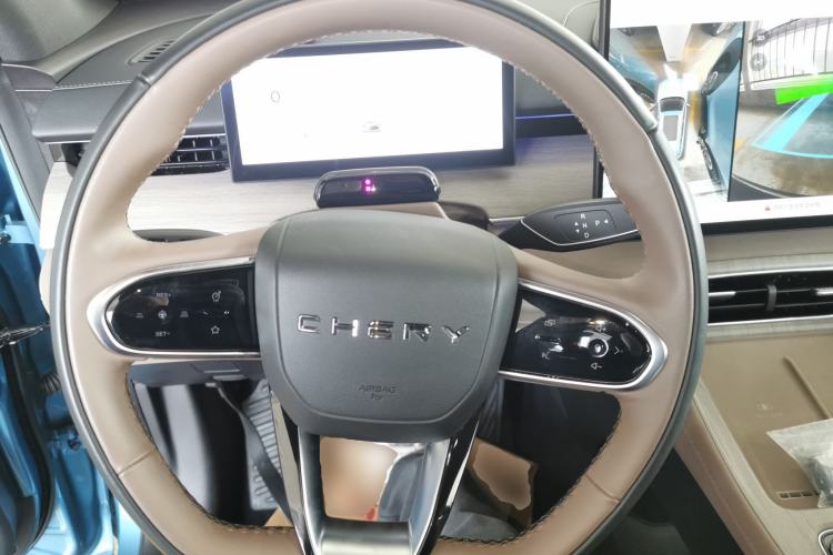 Used Chery Tiggo 8 PLUS C-DM 2025 1.5T 116 km Prestige Version 5 Seats Steering Wheel