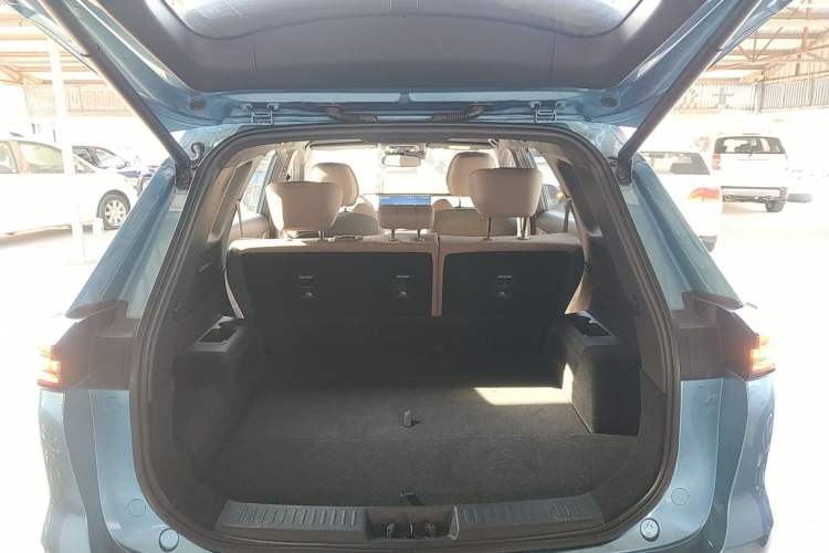 Used Chery Tiggo 8 PLUS C-DM 2025 1.5T 116 km Prestige Version 5 Seats Trunk