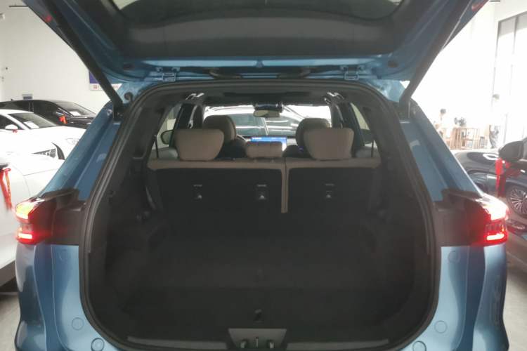 Used Chery Tiggo 8 PLUS C-DM 2025 1.5T 116 km Prestige Version 5 Seats Trunk