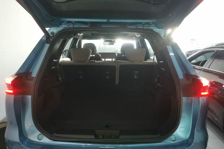 Used Chery Tiggo 8 PLUS C-DM 2025 1.5T 116 km Prestige Version 5 Seats Trunk