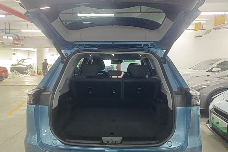 Used Chery Tiggo 8 PLUS C-DM 2025 1.5T 116 km Luxury Version 5 Seats Trunk