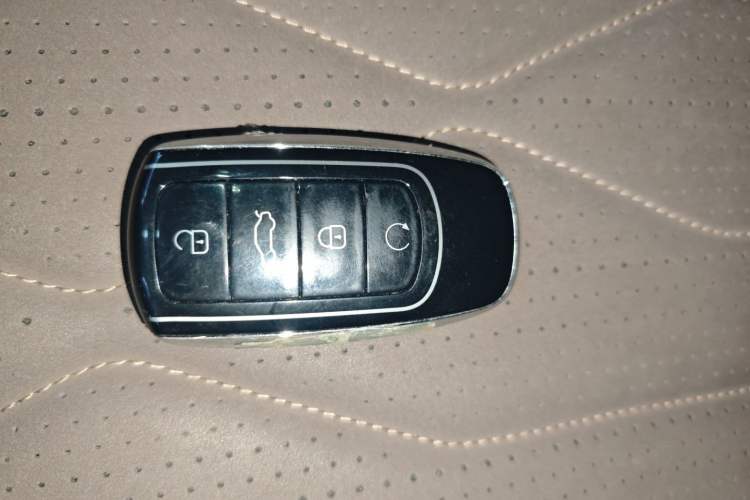 Used Chery Tiggo 8 PLUS C-DM 2025 1.5T 116 km Prestige Version 5 Seats Vehicle Key