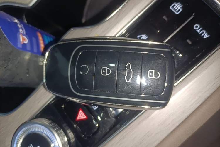 Used Chery Tiggo 8 PLUS C-DM 2025 1.5T 116 km Prestige Version 5 Seats Vehicle Key