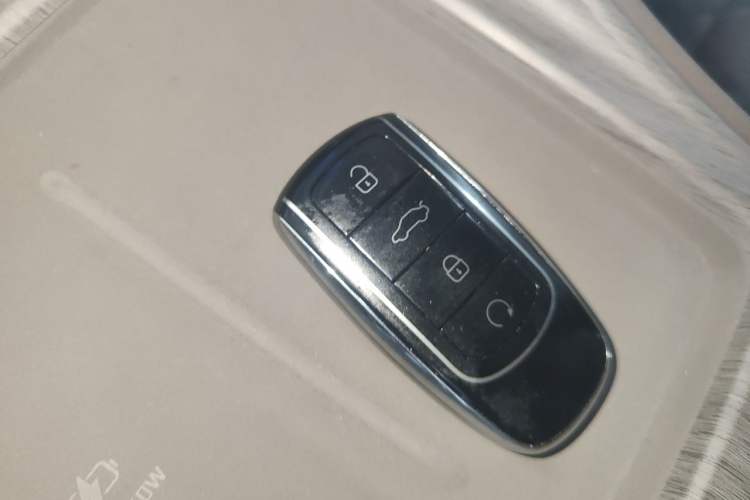 Used Chery Tiggo 8 PLUS C-DM 2025 1.5T 116 km Prestige Version 5 Seats Vehicle Key