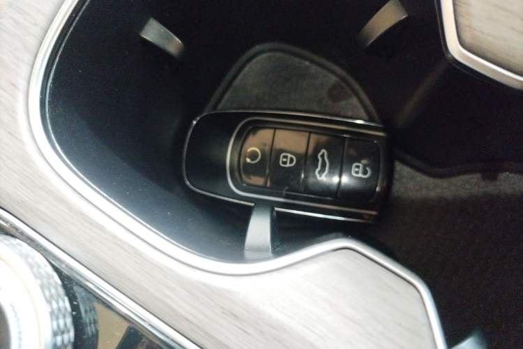 Used Chery Tiggo 8 PLUS C-DM 2025 1.5T 116 km Prestige Version 5 Seats Vehicle Key