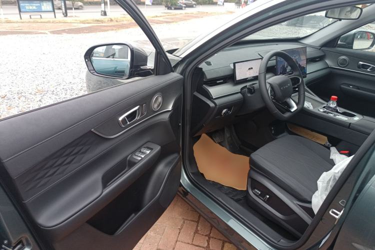 Used Chery Tiggo 8 PLUS C-DM 2025 1.5T 116 km Comfort Version 5 Seats Driver Seat
