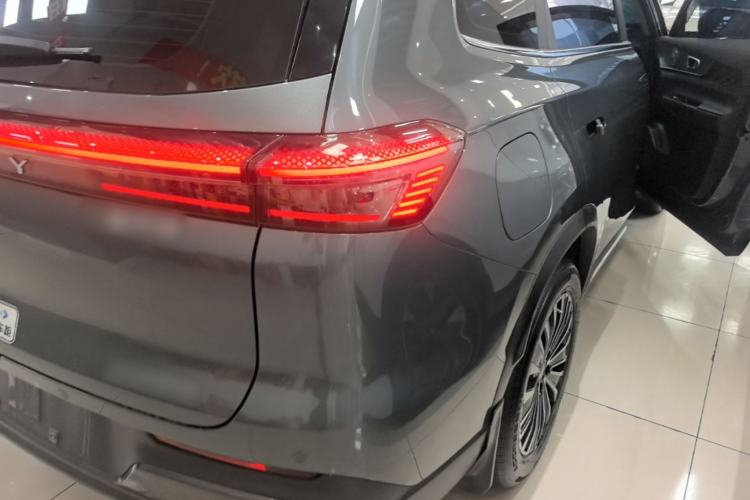 Used Chery Tiggo 8 PLUS C-DM 2025 1.5T 116 km Luxury Version 5 Seats Right Rear Taillight