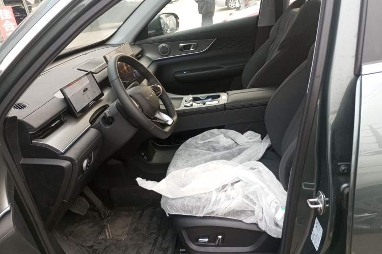 Used Chery Tiggo 8 PLUS C-DM 2025 1.5T 116 km Luxury Version 5 Seats Left Front Seat