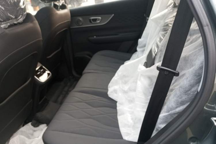Used Chery Tiggo 8 PLUS C-DM 2025 1.5T 116 km Luxury Version 5 Seats Left Rear Seat