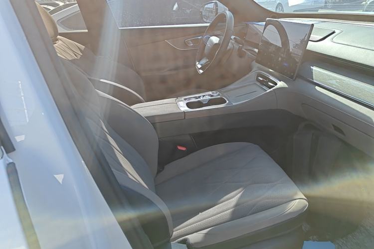 Used Chery Tiggo 8 PLUS C-DM 2025 1.5T 116 km Prestige 7-Seater Right Front Seat