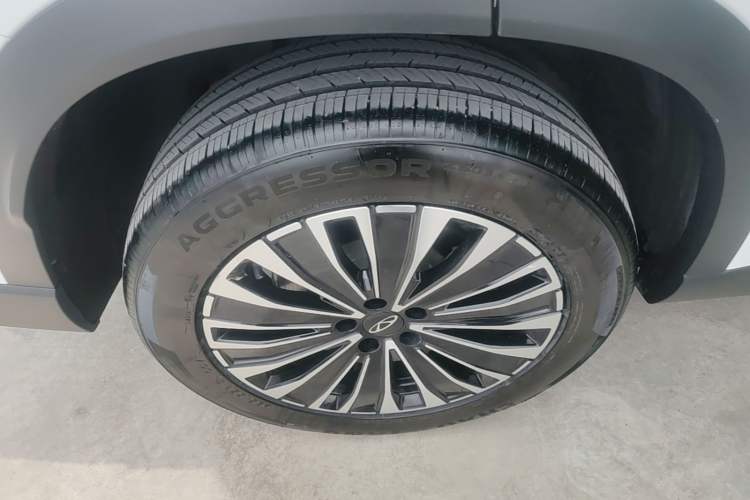 Used Chery Tiggo 8 PLUS C-DM 2025 1.5T 116 km Prestige Version 5 Seats Right Rear Wheel Hub