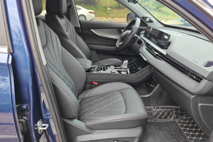 Used Chery Tiggo 8 PLUS Kunpeng e+ 2022 PHEV 1.5T WindStyle e+ Interior 4