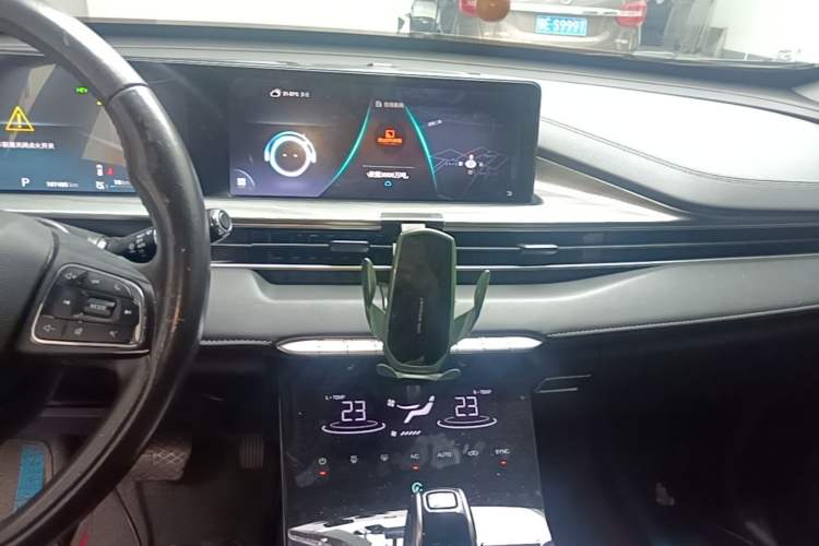 Used Chery Tiggo 8 PLUS Kunpeng e+ 2022 PHEV 1.5T WindStyle e+ Audio And AC Panel