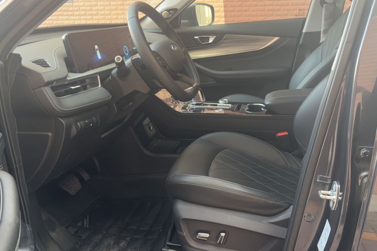 Used Chery Tiggo 8 PLUS Kunpeng e+ 2022 PHEV 1.5T WindStyle e+ Interior 1