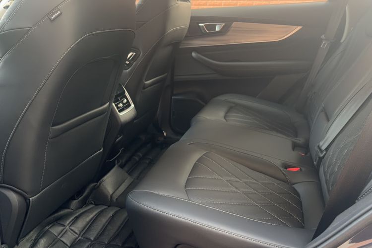 Used Chery Tiggo 8 PLUS Kunpeng e+ 2022 PHEV 1.5T WindStyle e+ Interior 2