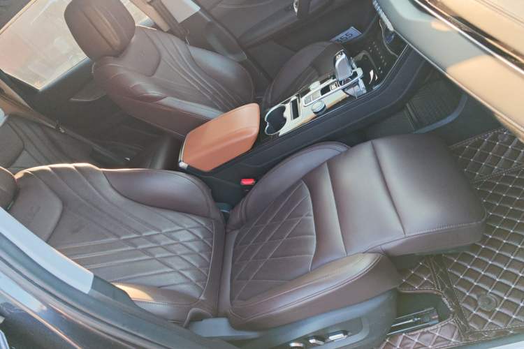 Used Chery Tiggo 8 PLUS Kunpeng e+ 2022 PHEV 1.5T Comfort e+ Interior 3