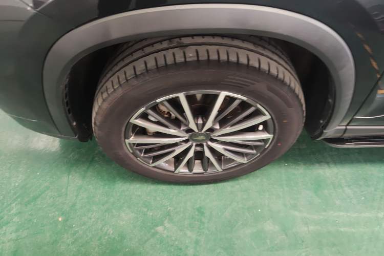 Used Chery Tiggo 8 PLUS Kunpeng e+ 2022 PHEV 1.5T WindStyle e+ Left Front Wheel Hub