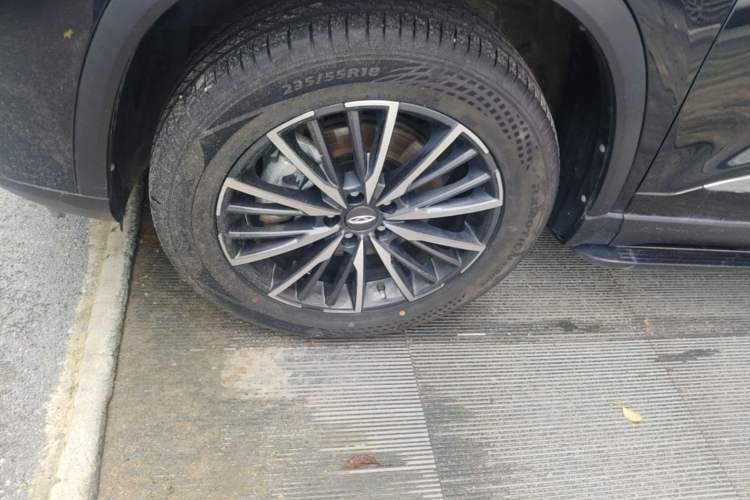 Used Chery Tiggo 8 PLUS Kunpeng e+ 2022 PHEV 1.5T Comfort e+ Left Front Wheel Hub