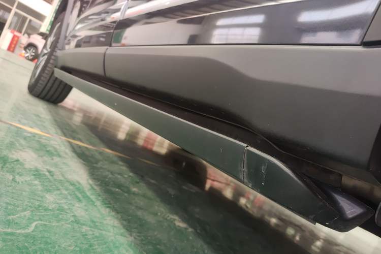 Used Chery Tiggo 8 PLUS Kunpeng e+ 2022 PHEV 1.5T WindStyle e+ Left Side Sill