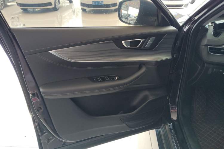 Used Chery Tiggo 8 PLUS Kunpeng e+ 2022 PHEV 1.5T WindStyle e+ Interior 7