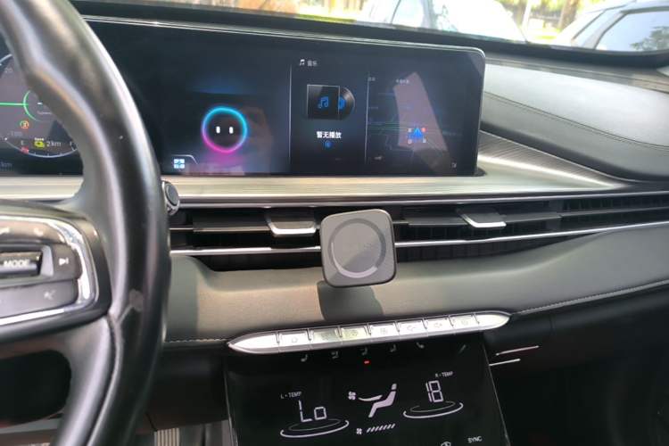 Used Chery Tiggo 8 PLUS Kunpeng e+ 2022 PHEV 1.5T Comfort e+ Audio And AC Panel