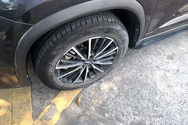 Used Chery Tiggo 8 PLUS Kunpeng e+ 2022 PHEV 1.5T Comfort e+ Left Front Wheel Hub