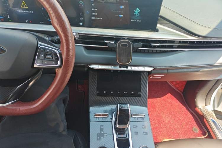 Used Chery Tiggo 8 PLUS Kunpeng e+ 2022 PHEV 1.5T WindStyle e+ Audio And AC Panel
