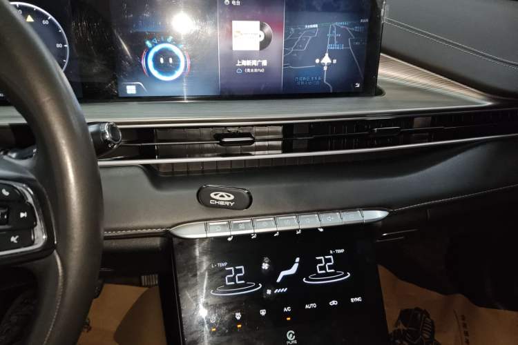 Used Chery Tiggo 8 PLUS Kunpeng e+ 2022 PHEV 1.5T WindStyle e+ Audio And AC Panel