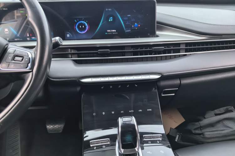 Used Chery Tiggo 8 PLUS Kunpeng e+ 2022 PHEV 1.5T WindStyle e+ Audio And AC Panel