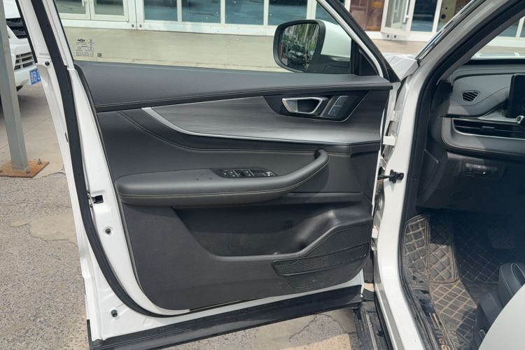 Used Chery Tiggo 8 PLUS Kunpeng e+ 2022 PHEV 1.5T WindStyle e+ Interior 3