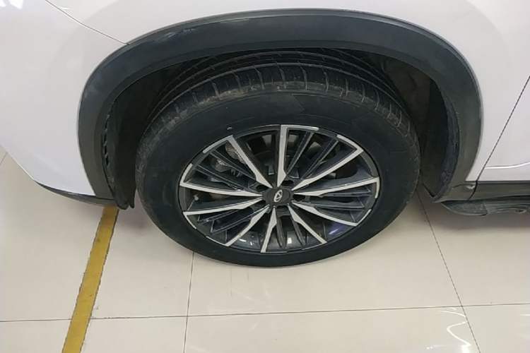 Used Chery Tiggo 8 PLUS Kunpeng e+ 2022 PHEV 1.5T Comfort e+ Left Front Wheel Hub