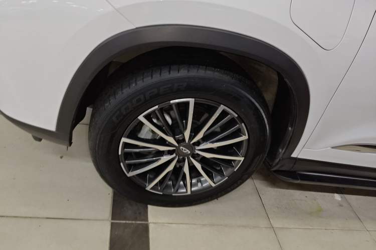 Used Chery Tiggo 8 PLUS Kunpeng e+ 2022 PHEV 1.5T WindStyle e+ Left Front Wheel Hub