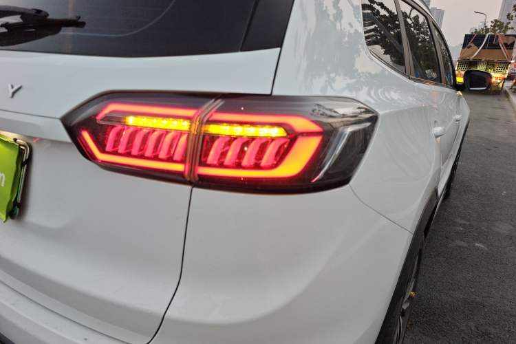 Used Chery Tiggo 8 PLUS Kunpeng e+ 2022 PHEV 1.5T WindStyle e+ Right Rear Taillight
