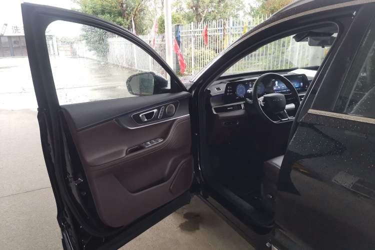 Used Chery Tiggo 8 PRO 2024 Champion Edition 390T Two-Wheel Drive Aoshi Version 5 Seats Driver Seat