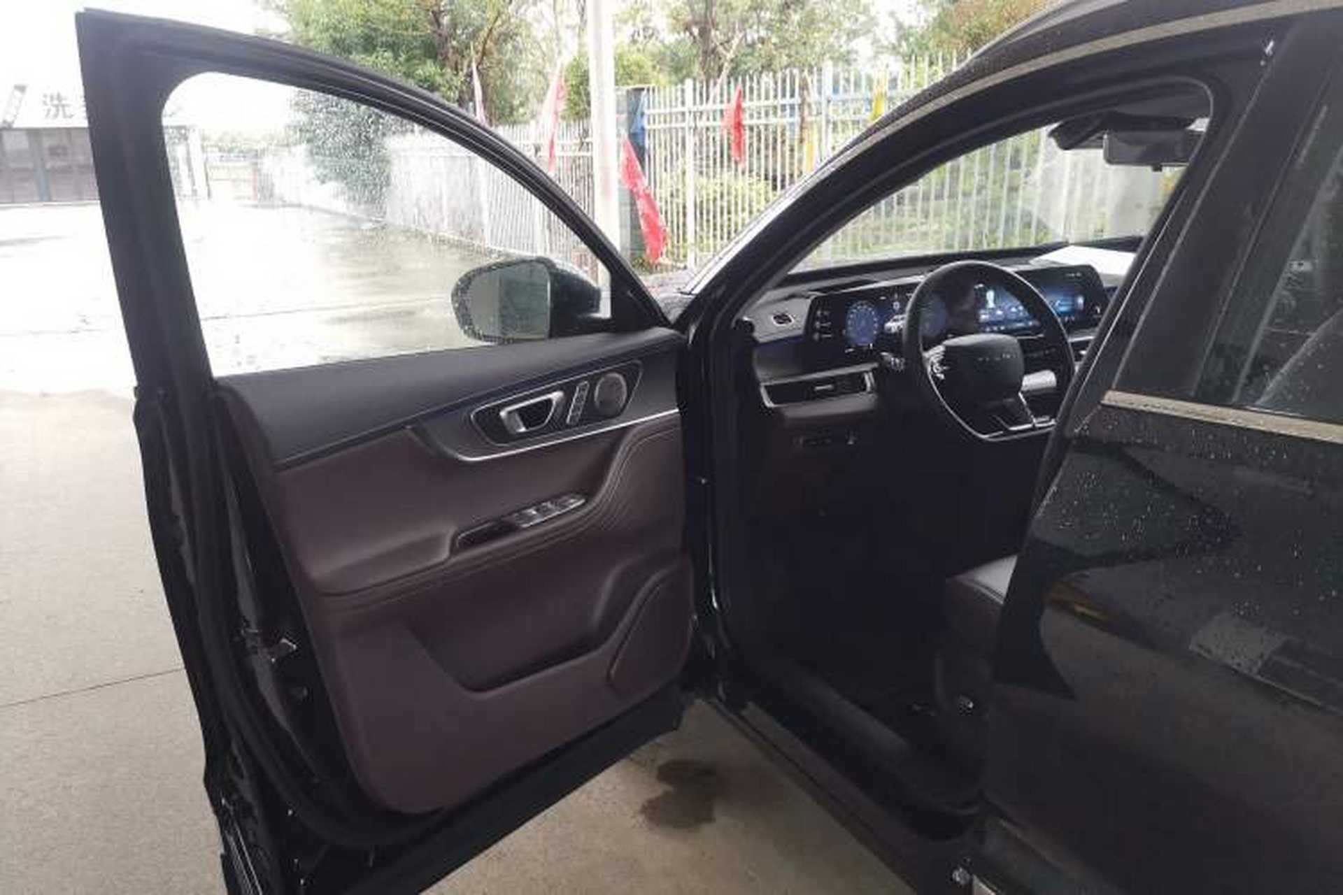 Used Chery Tiggo 8 PRO 2024 Champion Edition 390T Two-Wheel Drive Aoshi Version 5 Seats Driver Seat