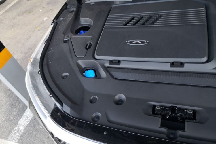 Used Chery Tiggo 8 PRO 2025 290T Two-Wheel-Drive Luxury Edition Engine Bay Right