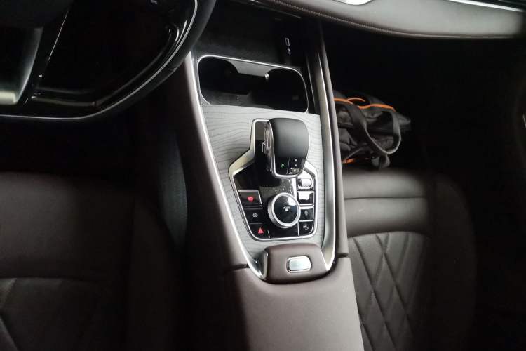 Used Chery Tiggo 8 PRO 2024 Champion Edition 390T Two-Wheel Drive Aoshi Version 5 Seats Gear Lever