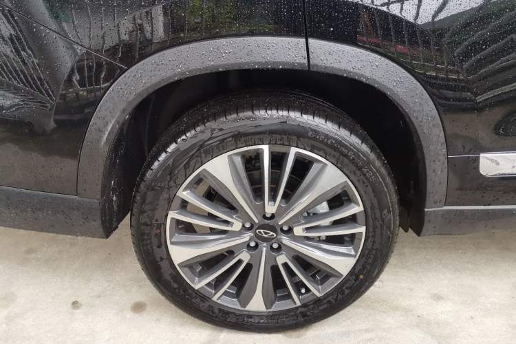 Used Chery Tiggo 8 PRO 2024 Champion Edition 390T Two-Wheel Drive Aoshi Version 5 Seats Right Rear Wheel Hub