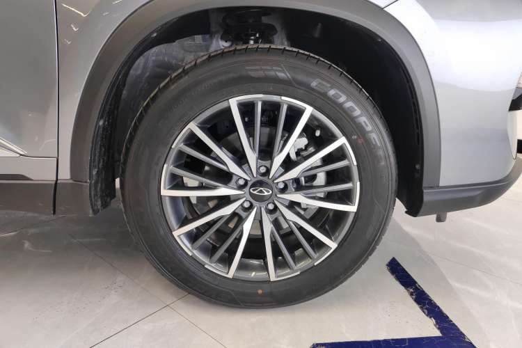Used Chery Tiggo 8 PRO 2024 Champion Edition 290T Two-Wheel Drive Shining Version 7 Seats Right Front Wheel Hub