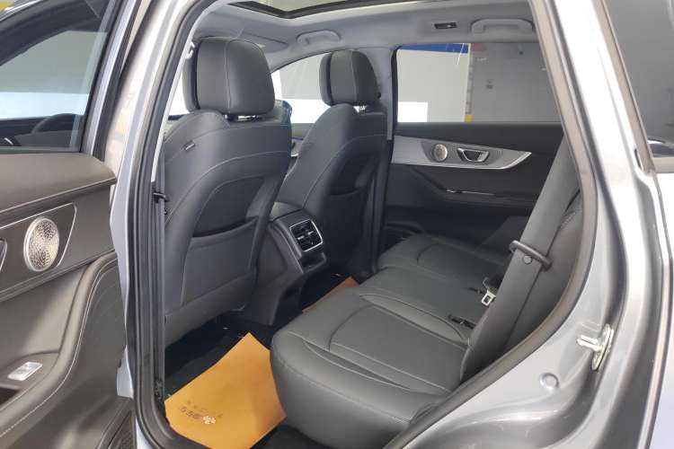 Used Chery Tiggo 8 PRO 2024 Champion Edition 290T Two-Wheel Drive Shining Version 7 Seats Right Rear Seat