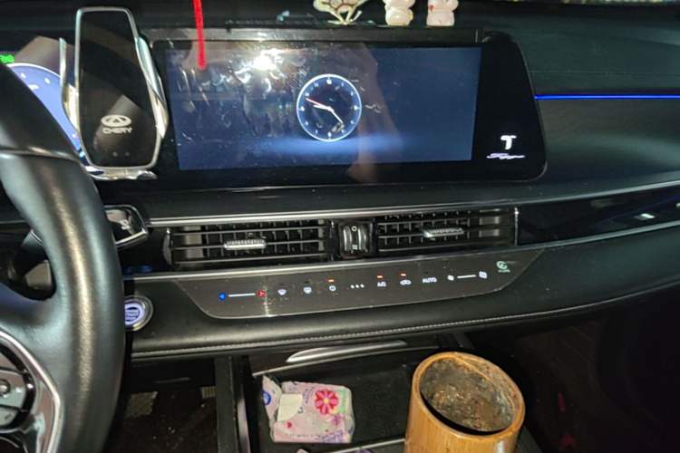 Used Chery Tiggo 8 PRO 2022 290T Two-Wheel Drive Haohan Edition 5 Seats Audio And AC Panel