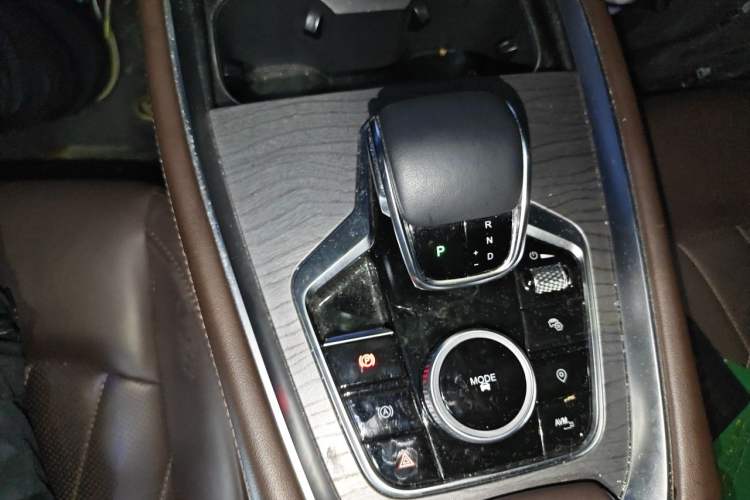 Used Chery Tiggo 8 PRO 2022 290T Two-Wheel Drive Haohan Edition 5 Seats Gear Lever