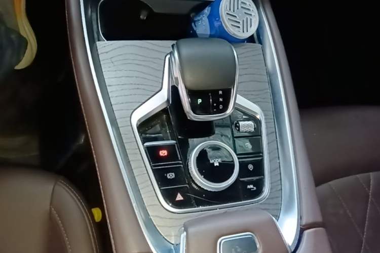 Used Chery Tiggo 8 PRO 2022 290T Two-Wheel Drive Haohan Edition 5 Seats Gear Lever