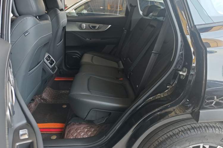Used Chery Tiggo 8 PRO 2022 290T Two-Wheel Drive Sky Dome Edition 5 Seats Left Rear Seat