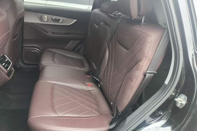 Used Chery Tiggo 8 PRO 2022 290T Two-Wheel Drive Haohan Edition 5 Seats Left Rear Seat